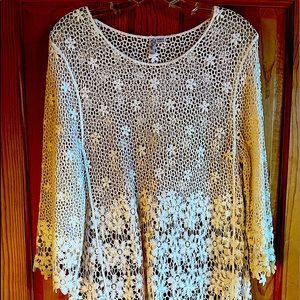Woman’s lace top
